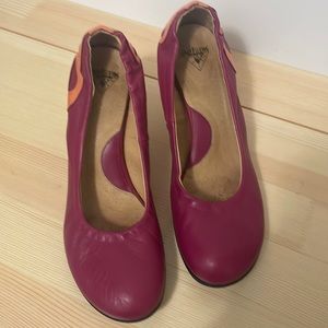 Magenta and pink Fluevog pumps 8.5